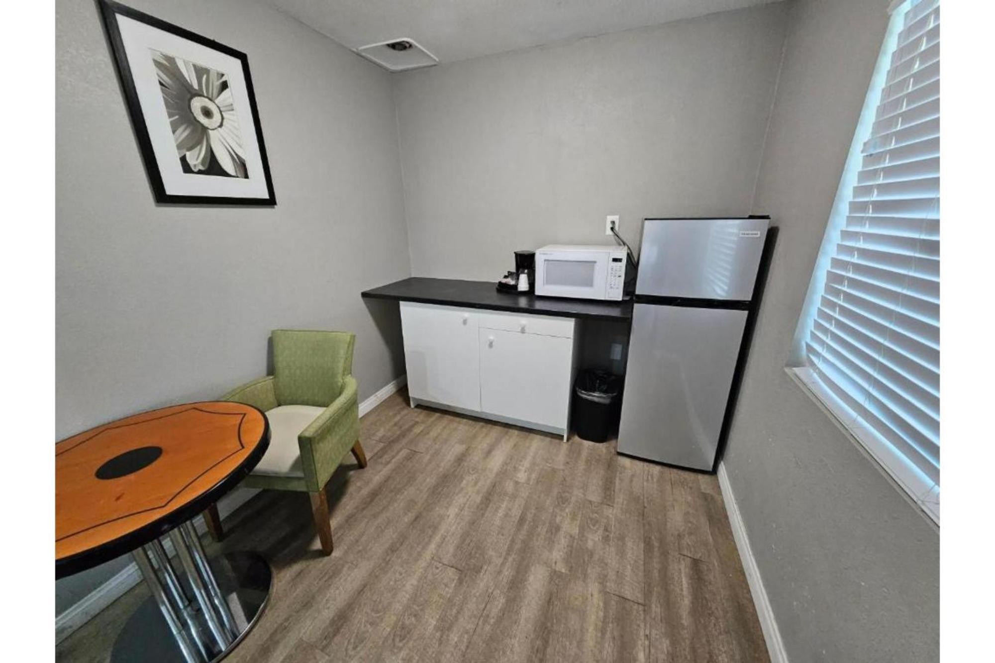 An Extended Hotel Ridgecrest