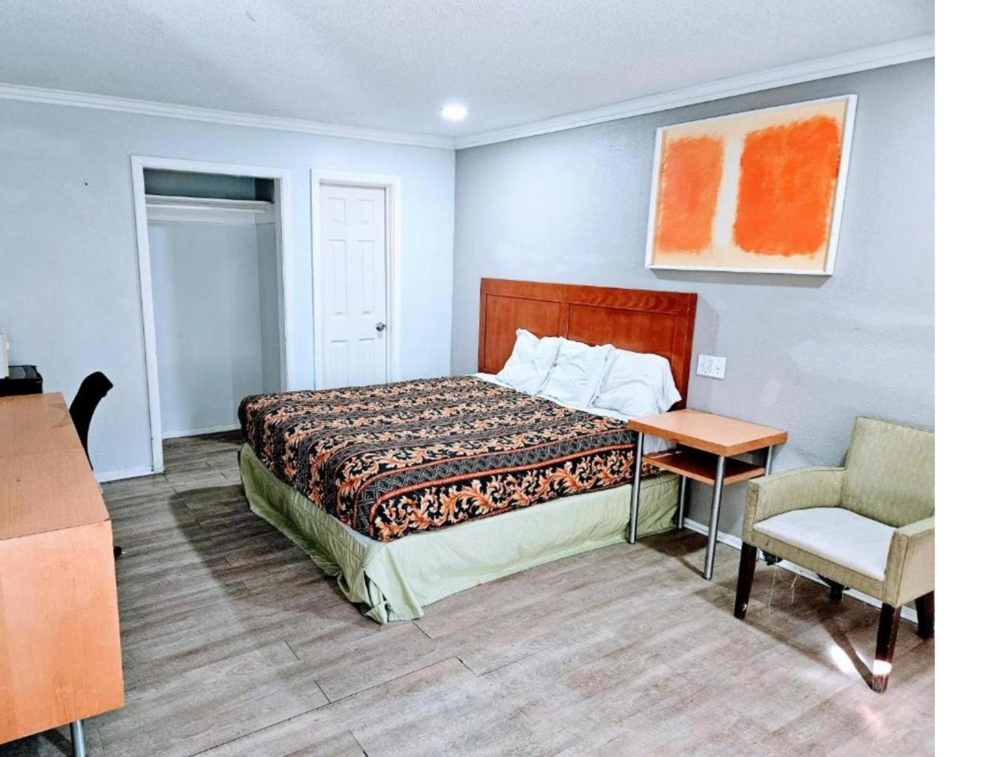 An Extended Hotel